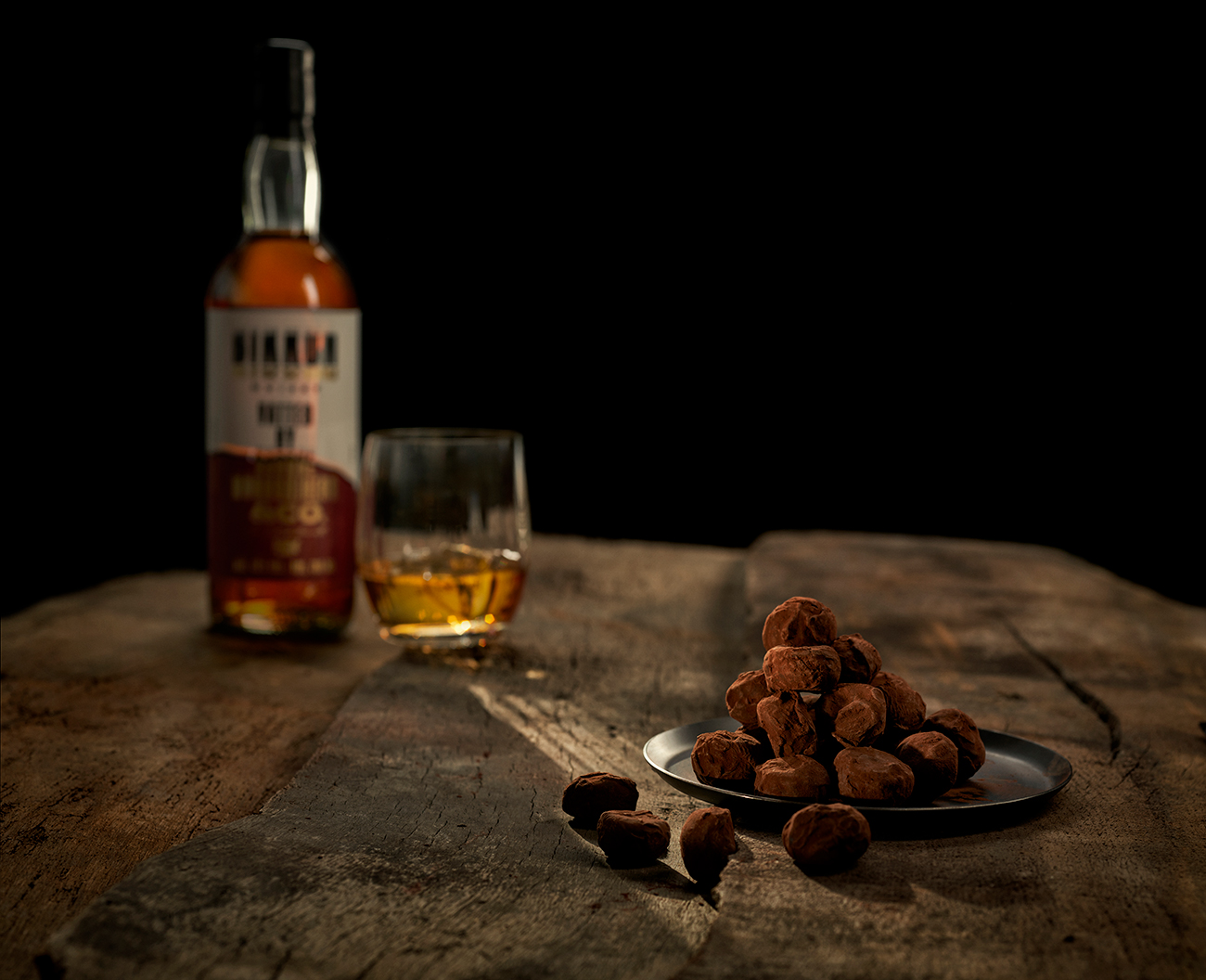 Nuevas trufas de whisky Bikkun: Una colaboración de edición limitada entre artepan y la destilería Basque Moonshiners 2